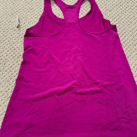 NWT: old navy active tank - Picture 4 of 5